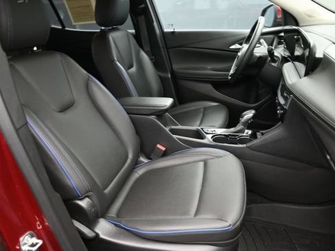 Used 2025 Buick Encore GX Sport Touring w/ Comfort Package AWD/4WD image 30