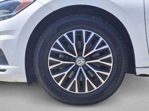 Used 2019 Volkswagen Jetta SE FWD image 24