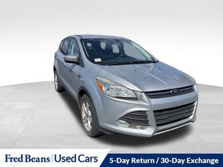 Used 2015 Ford Escape SE image 1