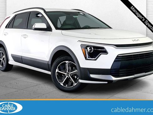 New 2025 Kia Niro EX image 1