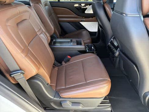 Used 2020 Lincoln Aviator Reserve w/ Equipment Group 201A AWD/4WD image 18