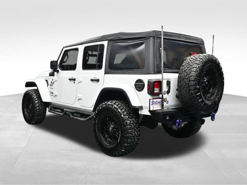 Used 2021 Jeep Wrangler Unlimited Sahara AWD/4WD image 3