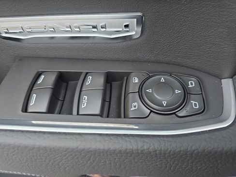 Used 2025 GMC Sierra 1500 Denali image 28
