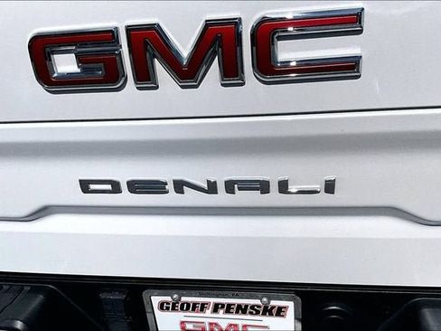 Used 2023 GMC Sierra 1500 Denali w/ Technology Package AWD/4WD image 33