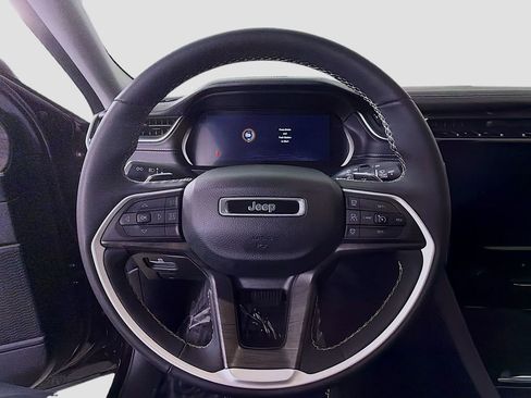 Used 2023 Jeep Grand Cherokee L Limited w/ Luxury Tech Group II image 14