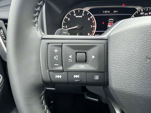 Used 2025 Nissan Rogue SV image 21