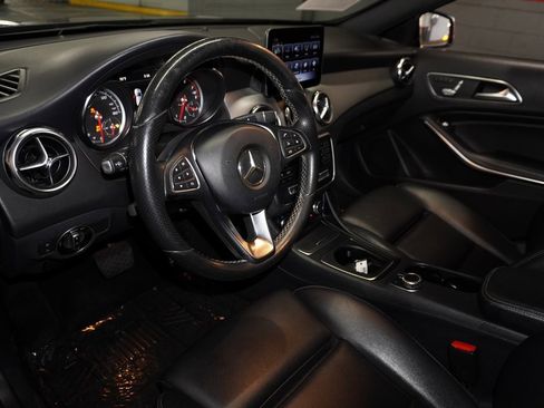 Used 2018 Mercedes-Benz GLA 250 image 15