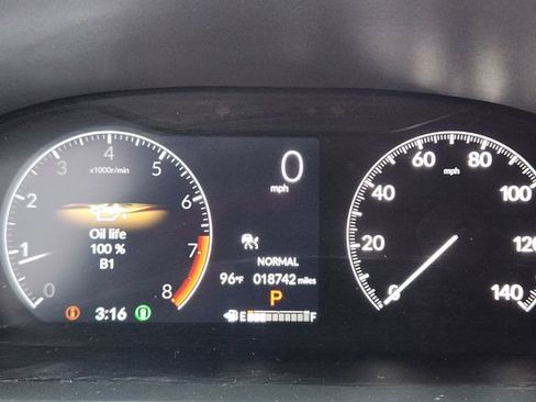 Used 2025 Honda HR-V Sport image 17