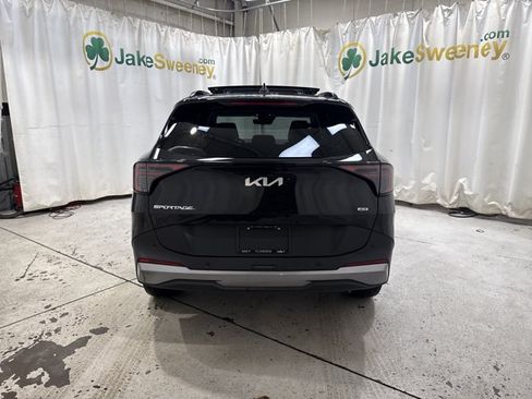 Certified 2026 Kia Sportage EX w/ EX Panorama Roof Package AWD/4WD image 18