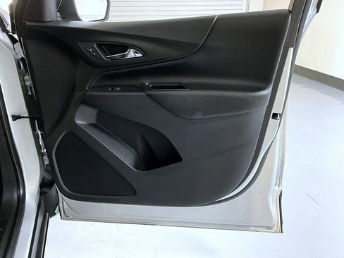 Certified 2018 Chevrolet Equinox LT FWD image 16