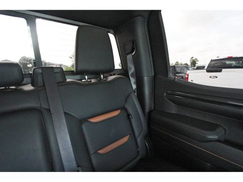 Used 2024 GMC Sierra 1500 AT4 w/ AT4 Premium Package AWD/4WD image 13