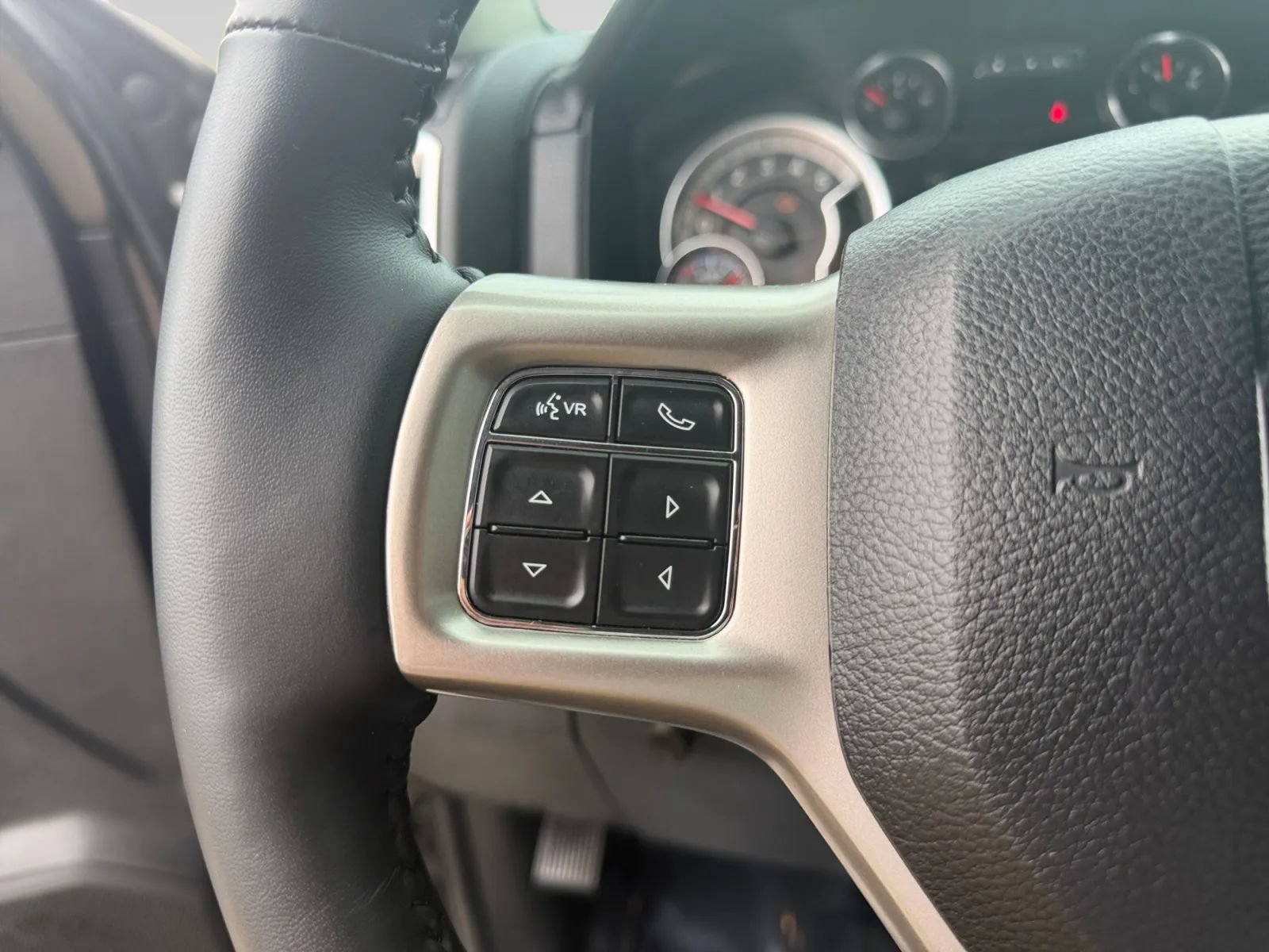 Used 2017 RAM 2500 Laramie AWD/4WD image 22