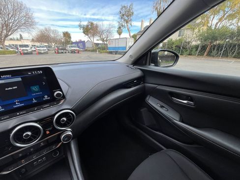 Used 2025 Nissan Sentra SV image 33