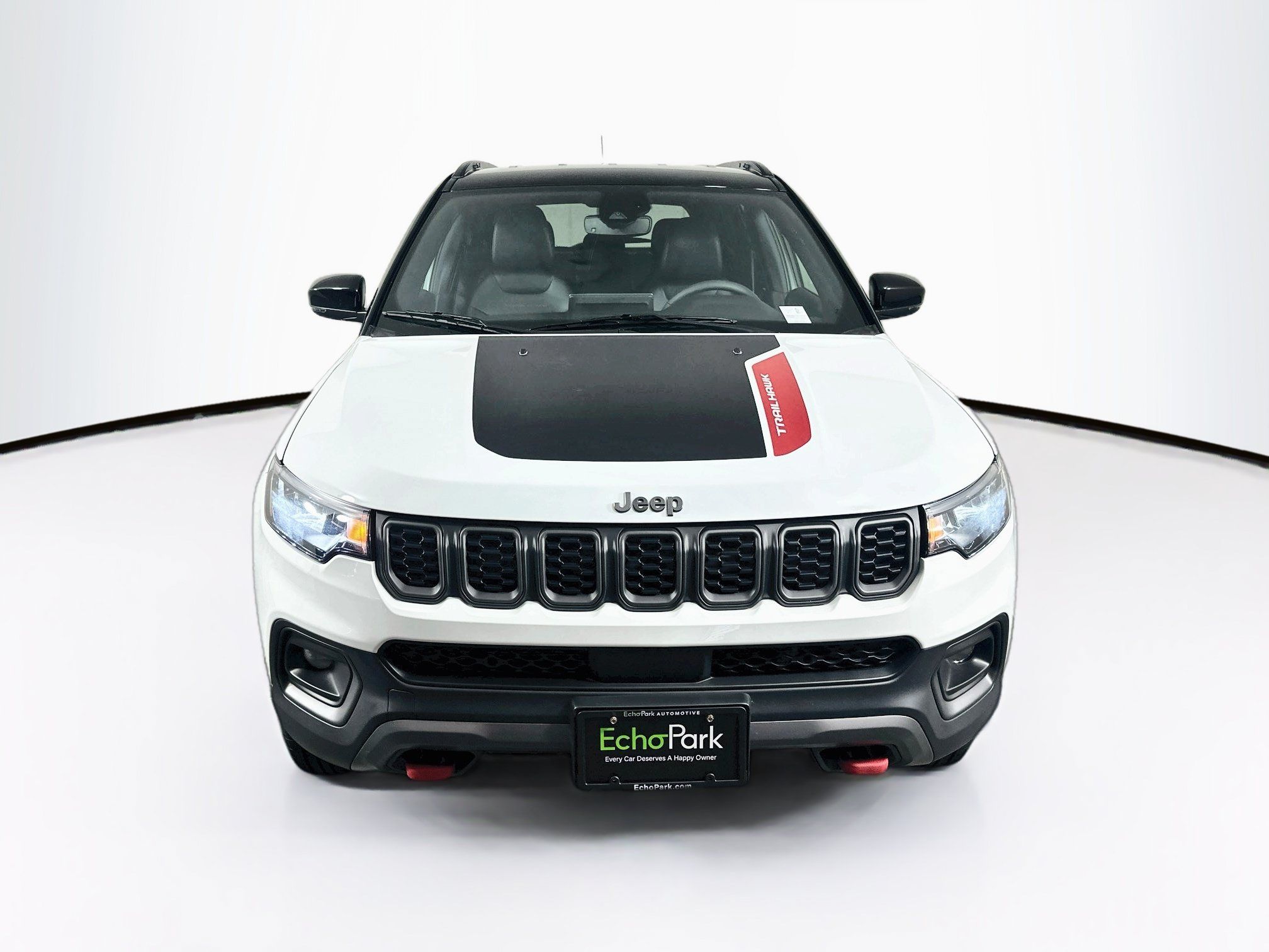 Used 2025 Jeep Compass Trailhawk AWD/4WD image 2