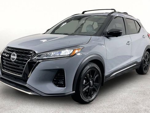 Used 2024 Nissan Kicks SR w/ SR Premium Package FWD image 15