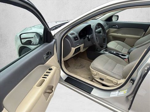 Used 2010 Ford Fusion SE FWD image 9