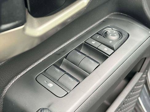 Used 2025 Toyota Tacoma TRD Sport image 17