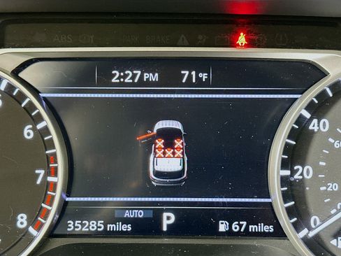 Used 2023 Nissan Pathfinder SV w/ SV Premium Package AWD/4WD image 19