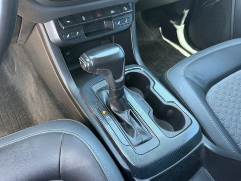 Used 2018 Chevrolet Colorado Z71 RWD image 21