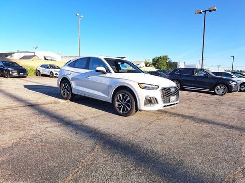 Used 2023 Audi Q5 2.0T Prestige w/ Prestige Package image 2