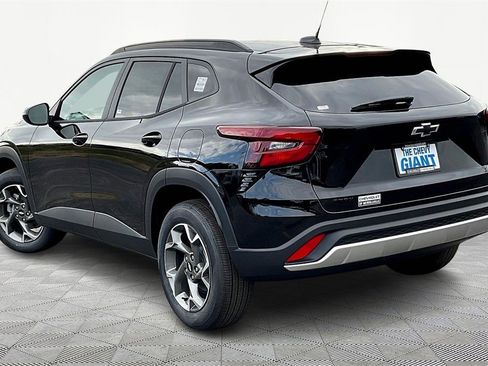New 2026 Chevrolet Trax LT w/ LT Convenience Package image 3