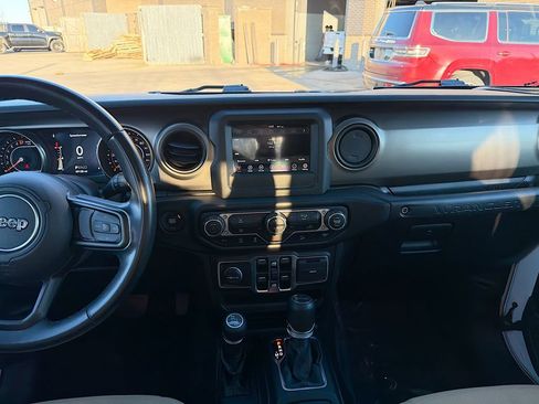 Used 2021 Jeep Wrangler Unlimited Sport image 19