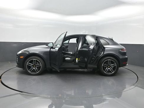 Used 2020 Porsche Macan AWD/4WD image 37