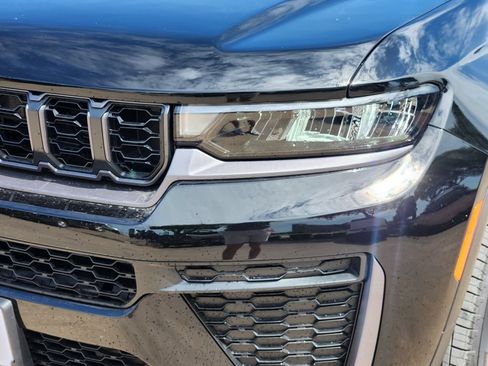 New 2026 Jeep Grand Cherokee Altitude RWD image 5