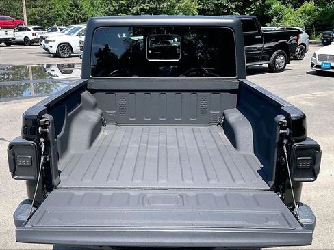 Used 2022 Jeep Gladiator Sport AWD/4WD image 27