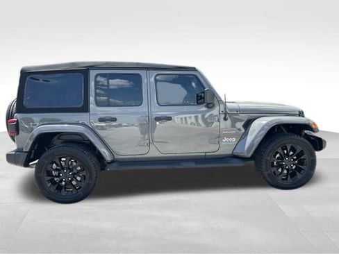 Used 2023 Jeep Wrangler Unlimited Sahara w/ Cold Weather Group AWD/4WD image 8