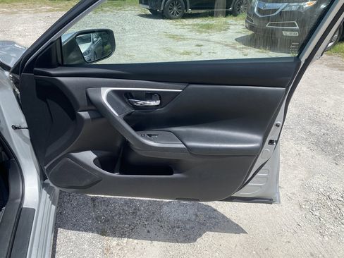 Used 2017 Nissan Altima 2.5 S w/ Power Driver Seat Package FWD image 12