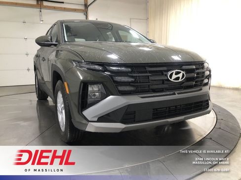 New 2026 Hyundai Tucson SE image 1