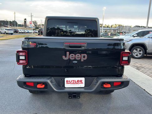 Used 2024 Jeep Gladiator Mojave w/ Technology Group image 4