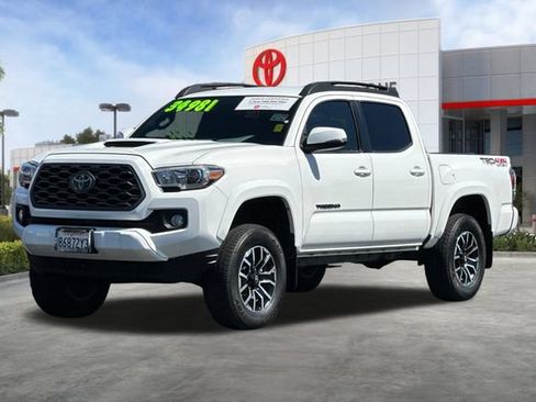 Certified 2020 Toyota Tacoma TRD Sport w/ Technology Package AWD/4WD image 10