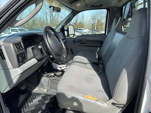 Used 2003 Ford F250 4x4 Regular Cab Super Duty image 9
