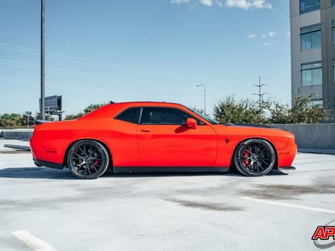 Used 2016 Dodge Challenger SRT Hellcat RWD image 12