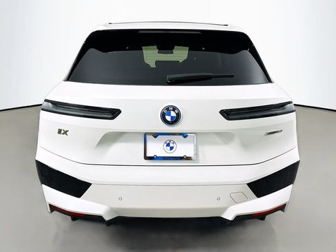 Used 2023 BMW iX xDrive50 w/ Sport Package AWD/4WD image 6