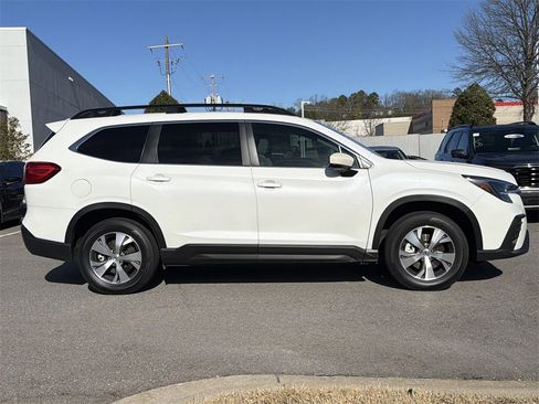 Used 2025 Subaru Ascent Premium w/ Premium Package image 2
