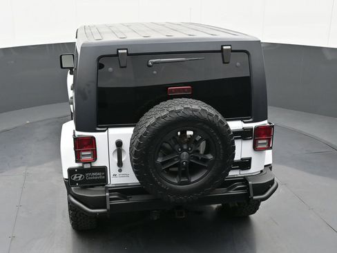 Used 2017 Jeep Wrangler Unlimited Sahara image 35