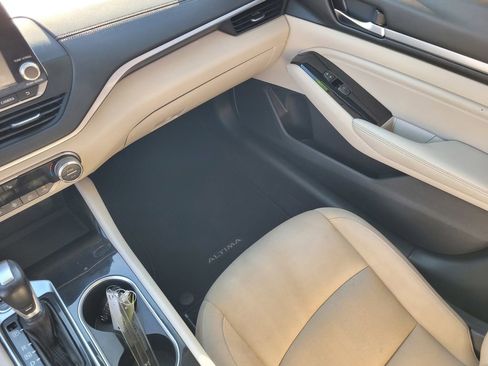 Used 2020 Nissan Altima 2.5 SV FWD image 13