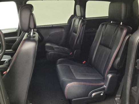 Used 2019 Dodge Grand Caravan GT FWD image 18