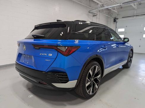 Used 2024 Acura ZDX Type S image 8