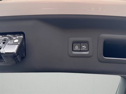 Used 2025 MAZDA CX-90 3.3 Turbo w/ Preferred Package image 19