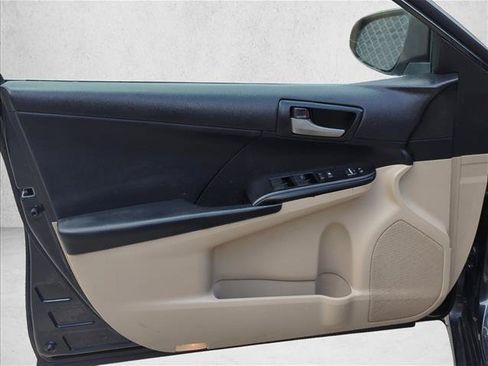 Used 2012 Toyota Camry LE FWD image 10
