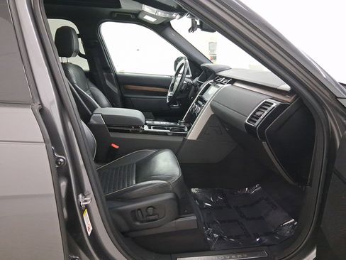 Used 2018 Land Rover Discovery HSE image 33
