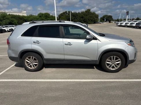 Used 2014 Kia Sorento LX FWD image 6