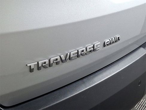 Used 2022 Chevrolet Traverse LT w/ LT Premium Package image 32