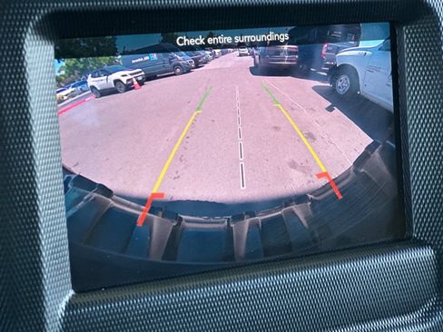 Used 2018 Jeep Wrangler Unlimited Sahara AWD/4WD image 19