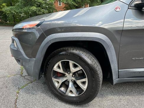 Used 2015 Jeep Cherokee Trailhawk w/ Leather Interior Group AWD/4WD image 3