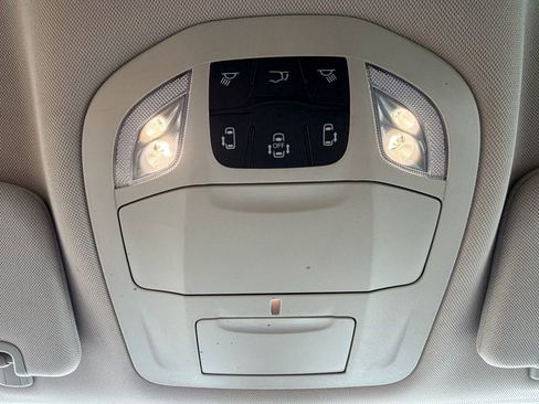 Certified 2022 Chrysler Voyager LX image 34